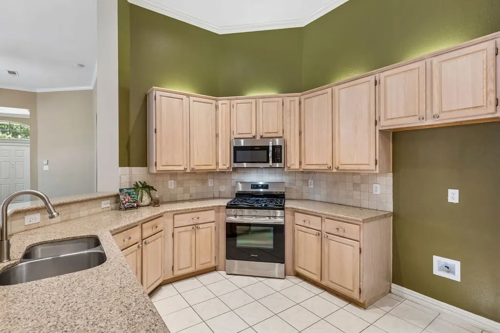 6852 High Field Trail Plano TX 75023