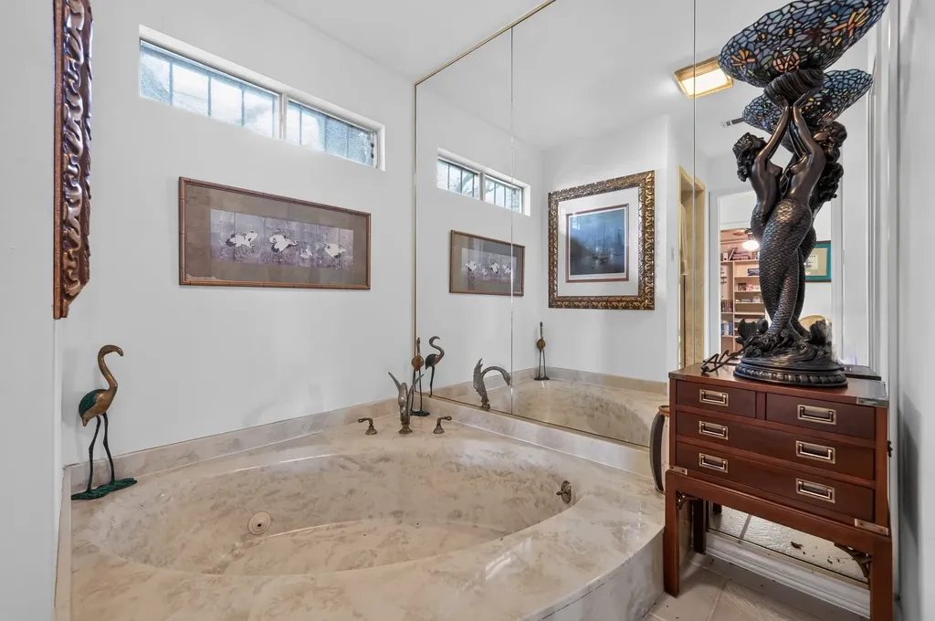 7044 Comanche Trail Austin TX 78732