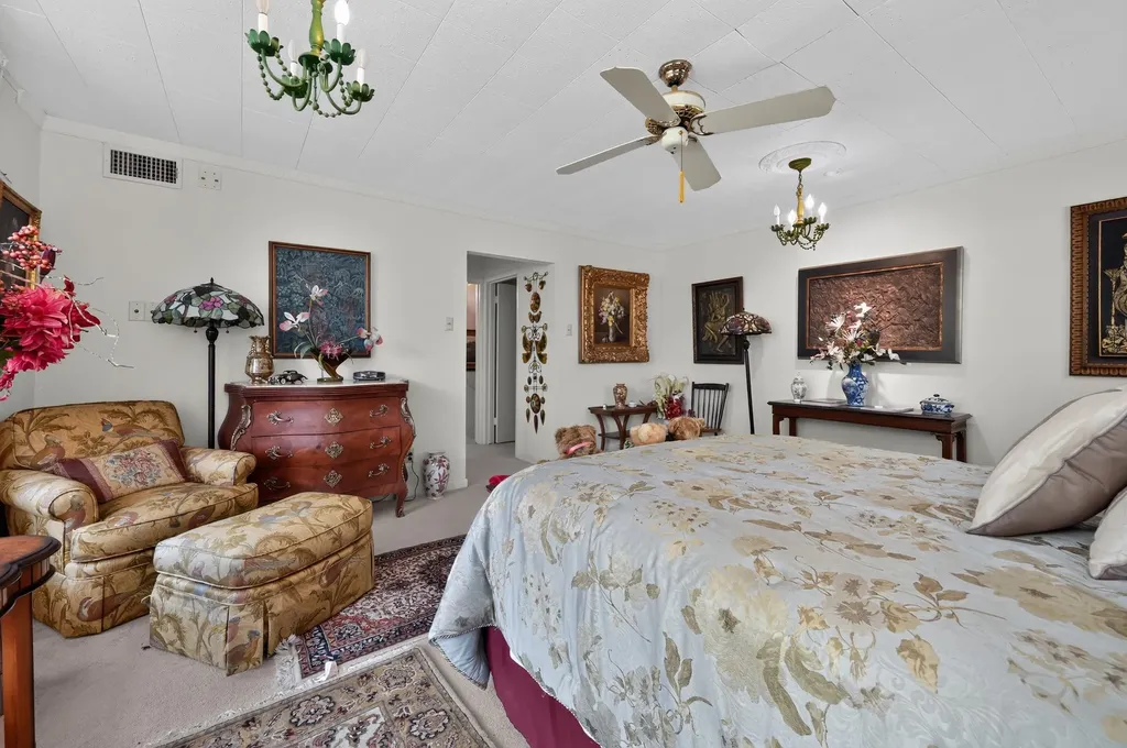 7044 Comanche Trail Austin TX 78732
