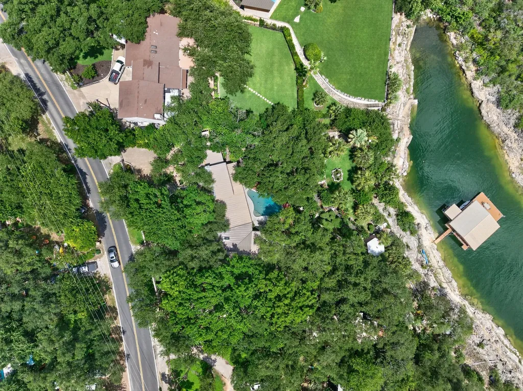 7044 Comanche Trail Austin TX 78732