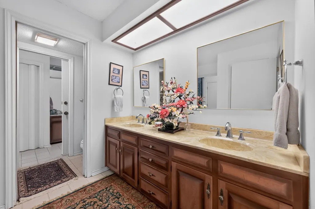 7044 Comanche Trail Austin TX 78732