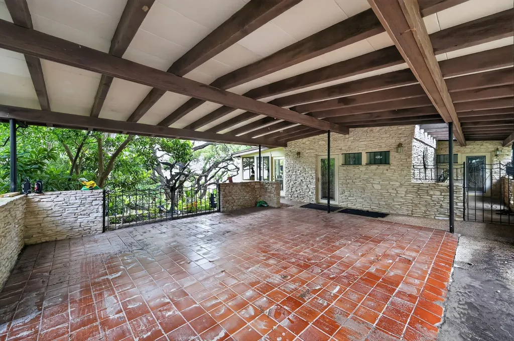 7044 Comanche Trail Austin TX 78732