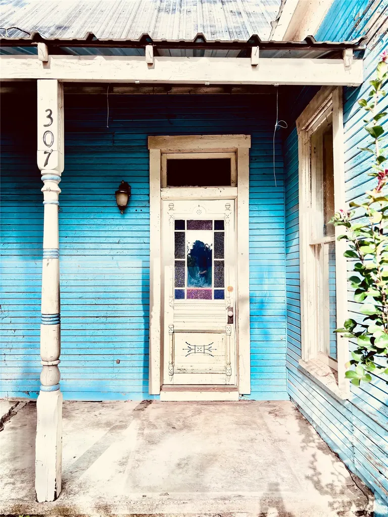 307 S Avenue D Clifton TX 76634