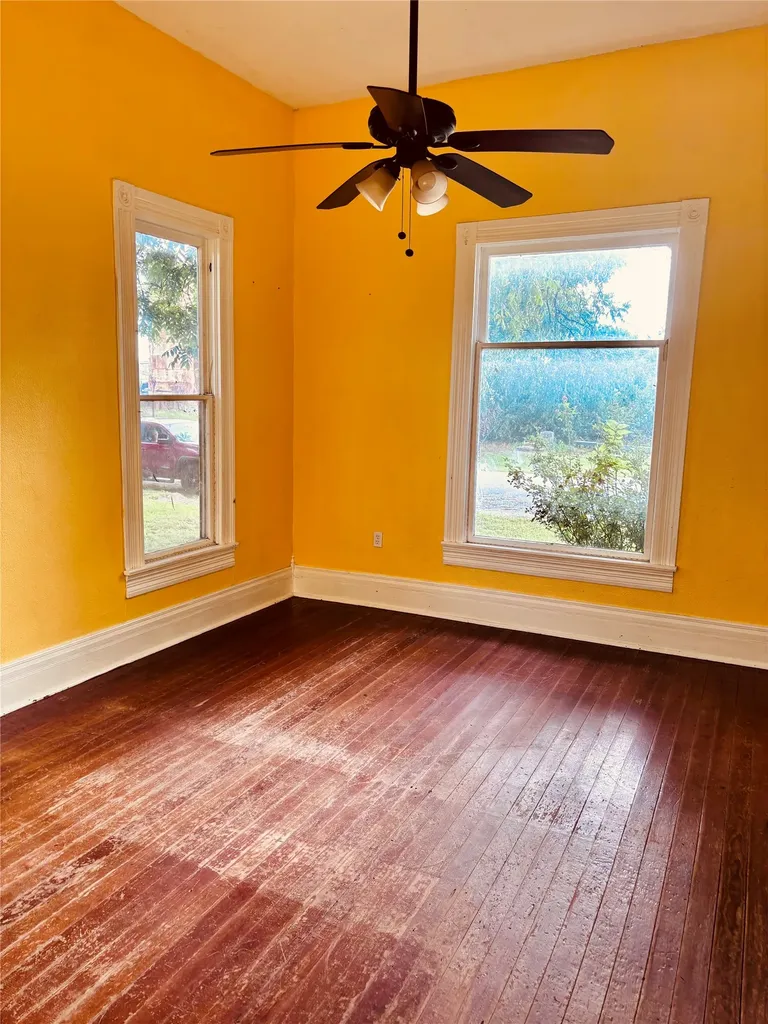 307 S Avenue D Clifton TX 76634