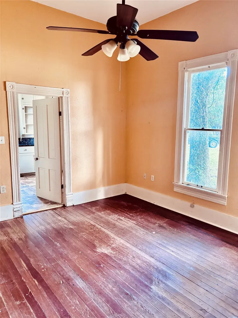 307 S Avenue D Clifton TX 76634