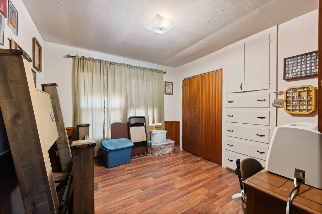 402 College Street Grandview TX 76050