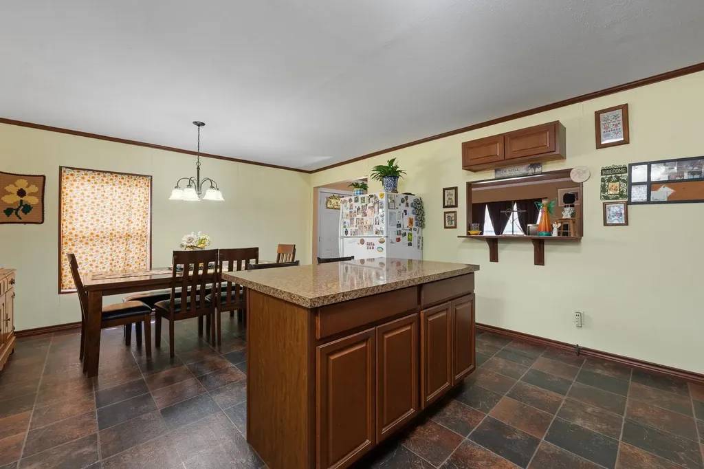 402 College Street Grandview TX 76050
