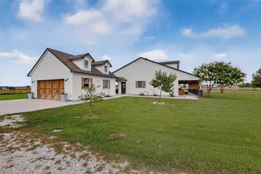 4689 County Road 2720 Caddo Mills TX 75135