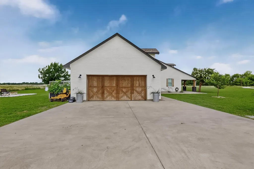 4689 County Road 2720 Caddo Mills TX 75135