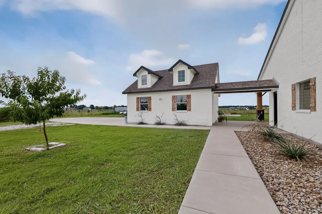 4689 County Road 2720 Caddo Mills TX 75135
