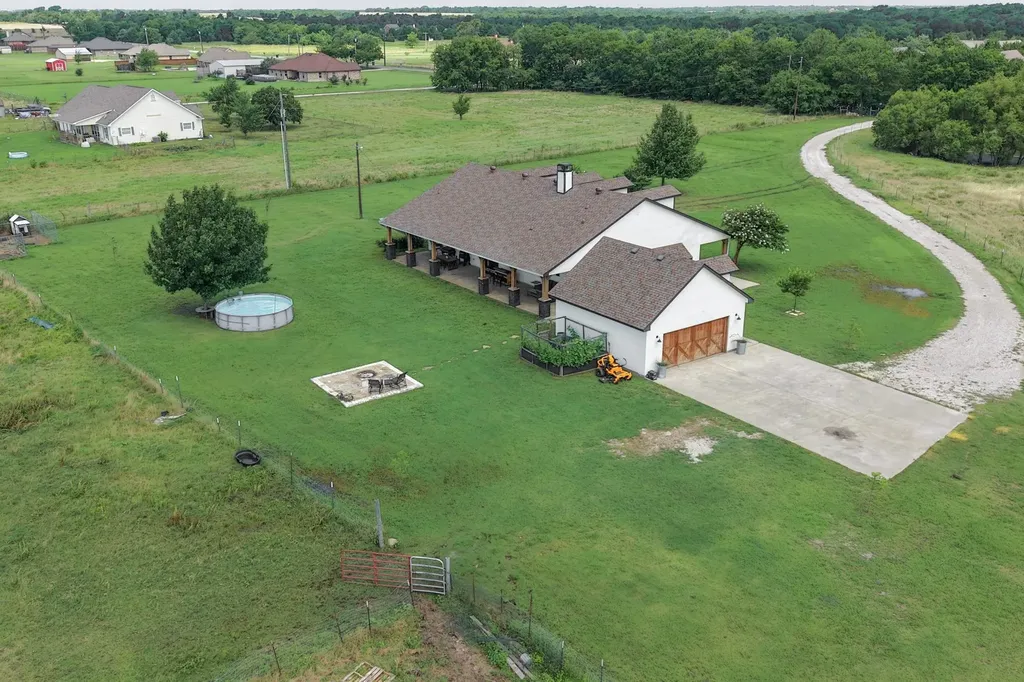 4689 County Road 2720 Caddo Mills TX 75135