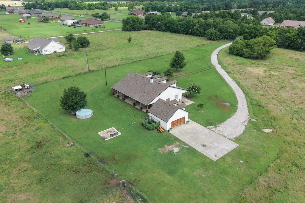 4689 County Road 2720 Caddo Mills TX 75135