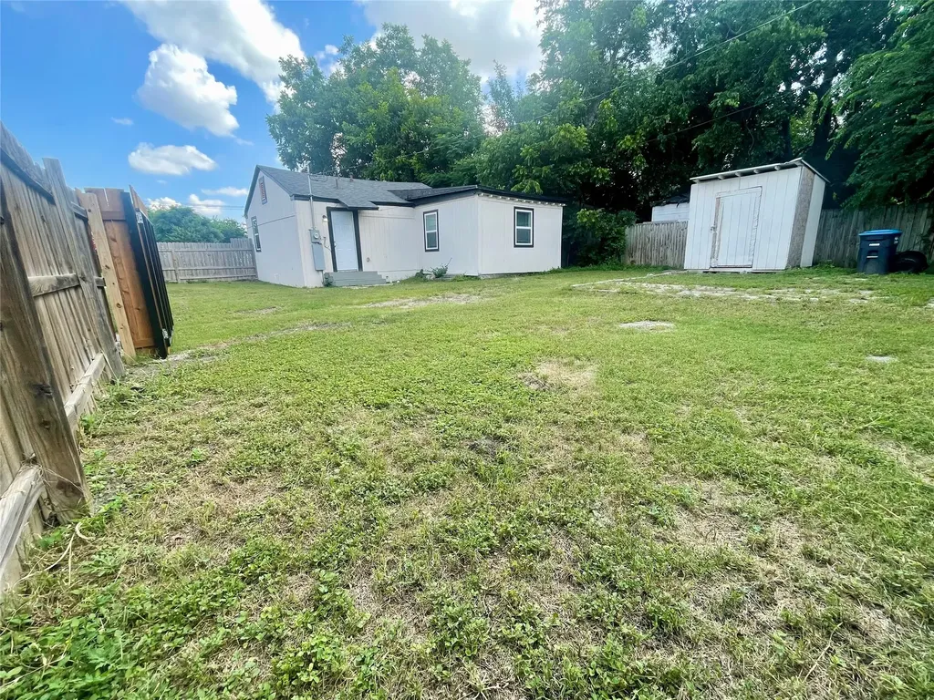 1733 Greenfield Avenue Fort Worth TX 76102