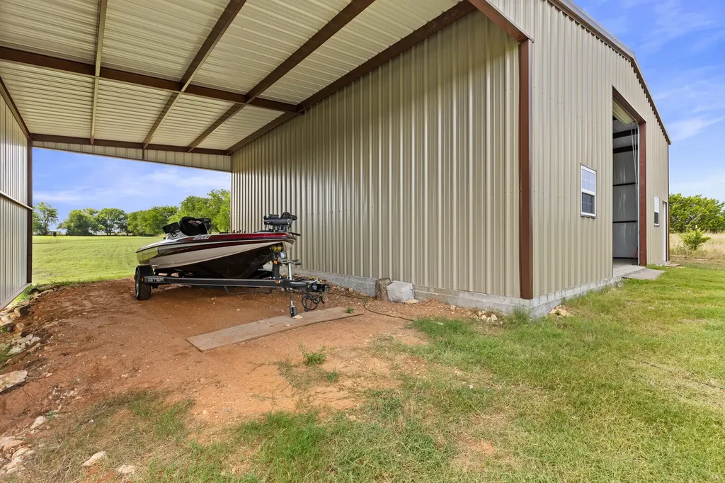 723 W Lee Avenue Whitney TX 76692