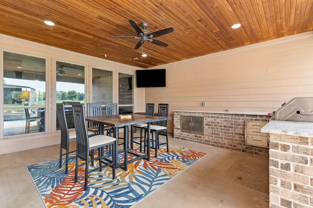 723 W Lee Avenue Whitney TX 76692