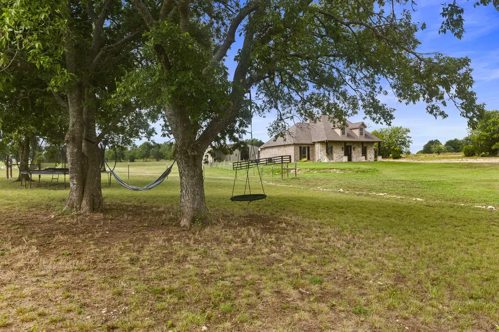 723 W Lee Avenue Whitney TX 76692