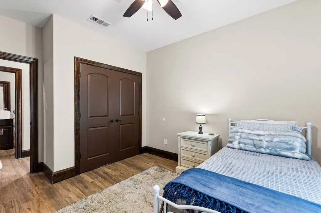 723 W Lee Avenue Whitney TX 76692