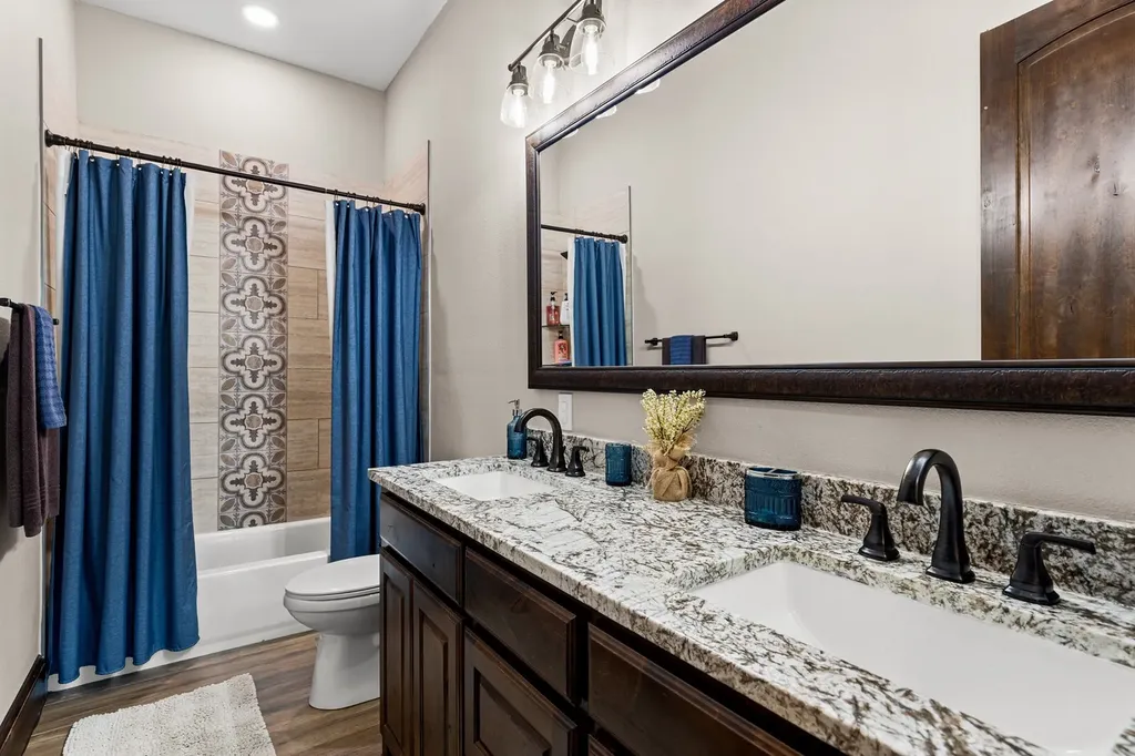 723 W Lee Avenue Whitney TX 76692
