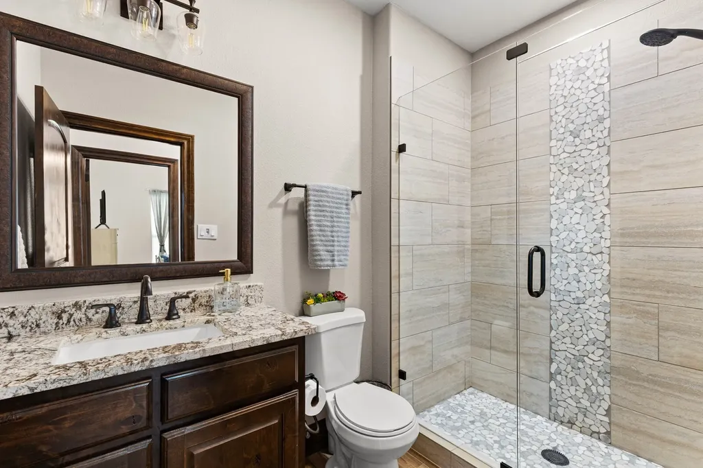723 W Lee Avenue Whitney TX 76692