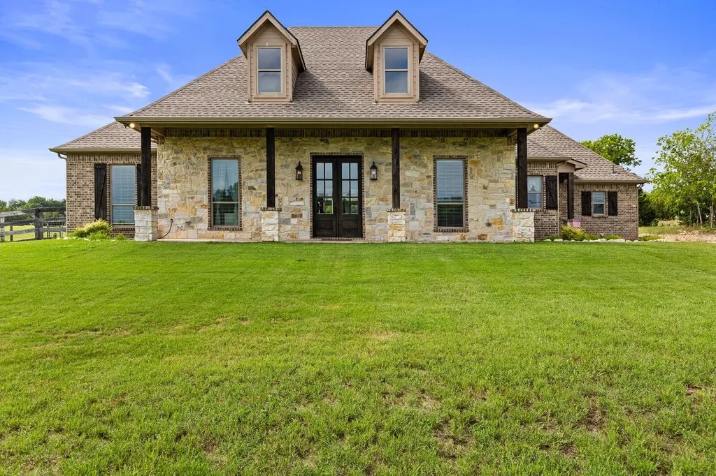 723 W Lee Avenue Whitney TX 76692