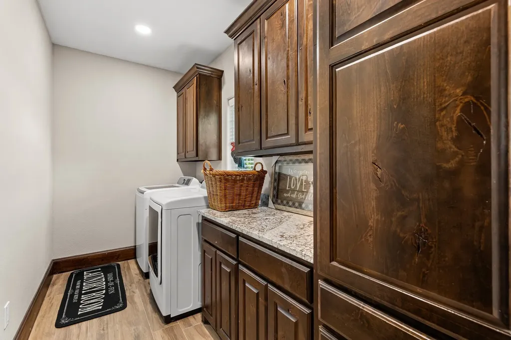 723 W Lee Avenue Whitney TX 76692