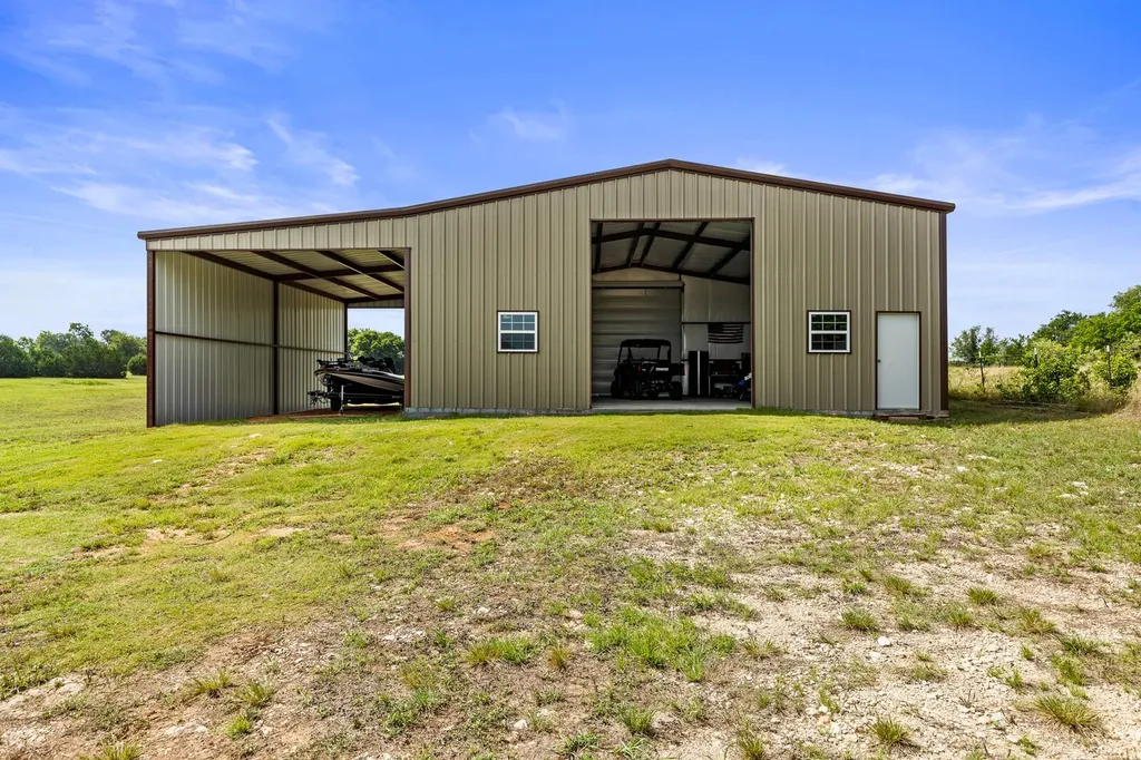 723 W Lee Avenue Whitney TX 76692