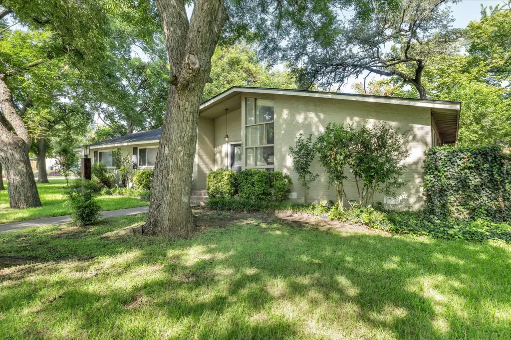 2500 N 42nd Street Waco TX 76710