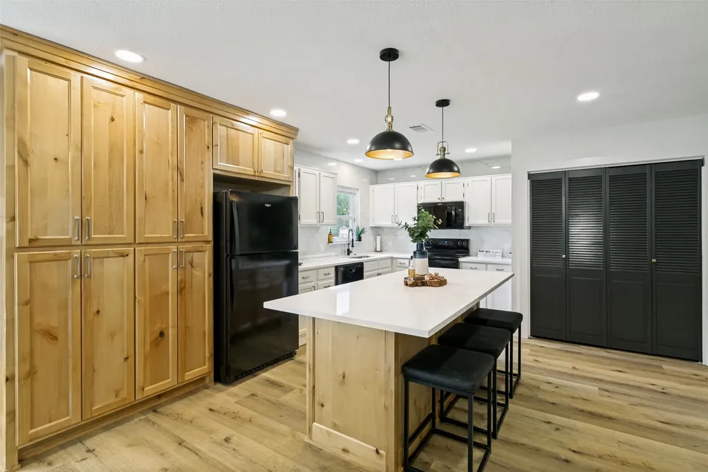 7833 Gaston Avenue Fort Worth TX 76116