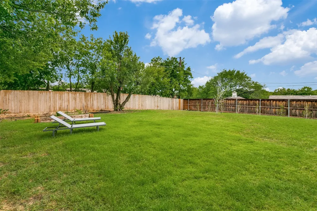 7833 Gaston Avenue Fort Worth TX 76116