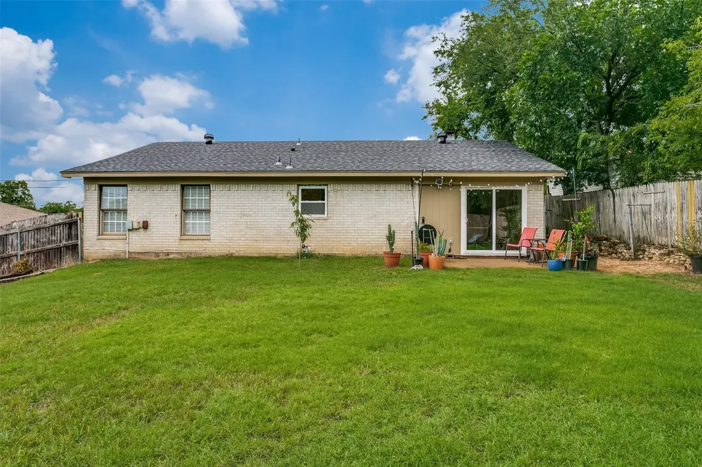 7833 Gaston Avenue Fort Worth TX 76116