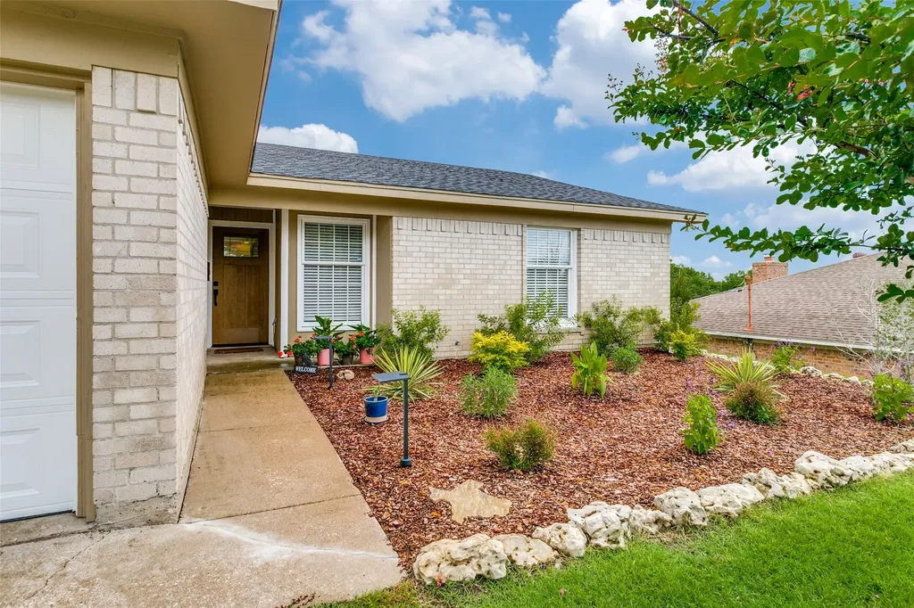 7833 Gaston Avenue Fort Worth TX 76116