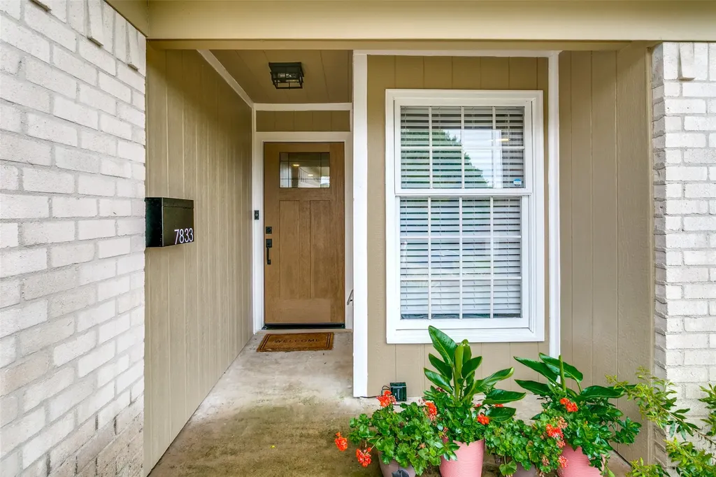 7833 Gaston Avenue Fort Worth TX 76116