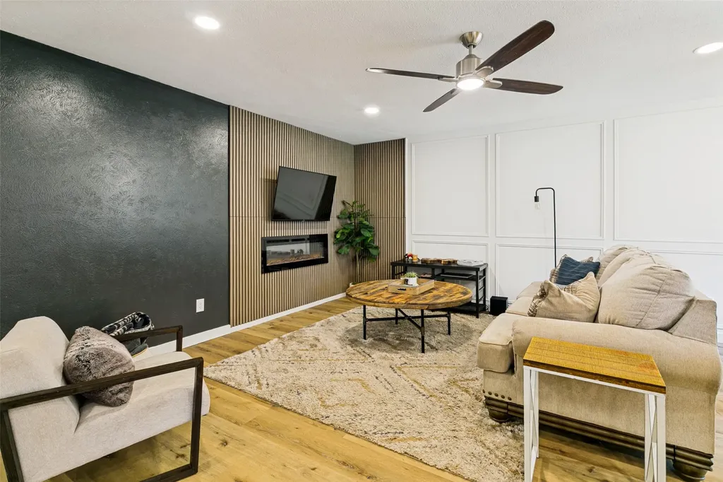 7833 Gaston Avenue Fort Worth TX 76116