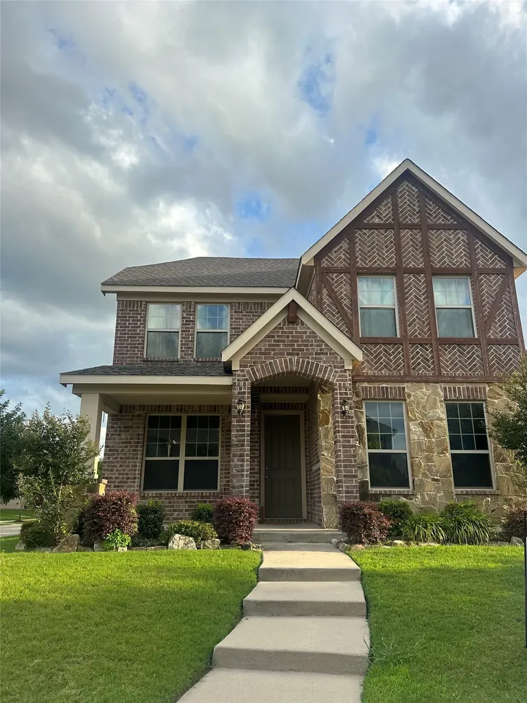 1044 Holly Anne Lane Aubrey TX 76227
