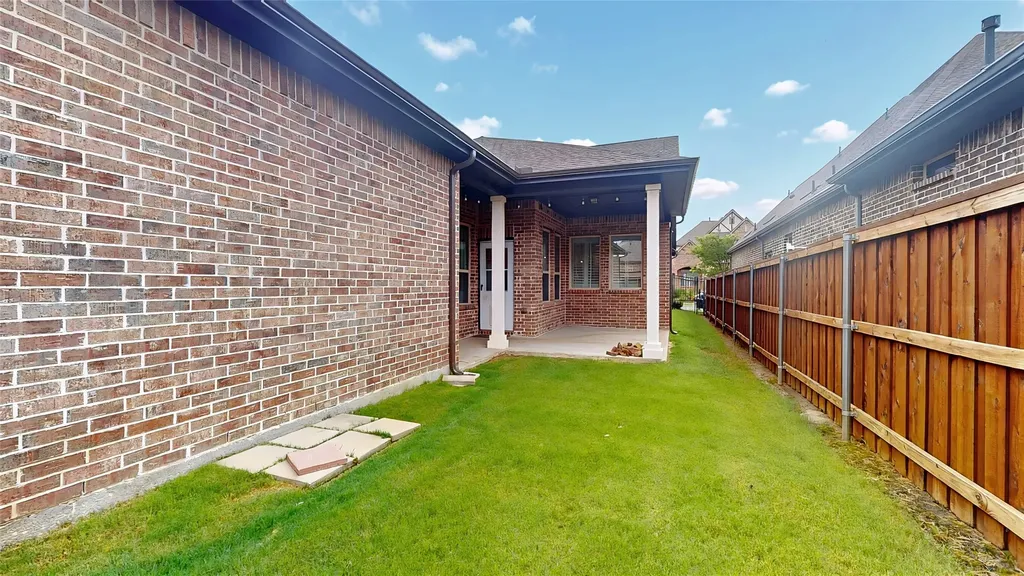 4502 Sapphire Falls Way Arlington TX 76005