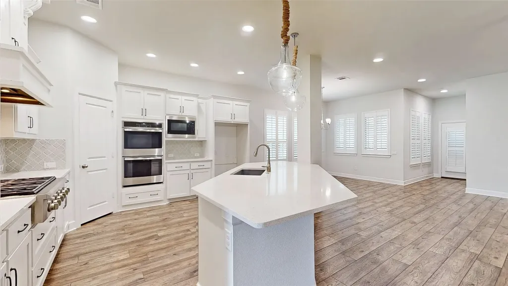 4502 Sapphire Falls Way Arlington TX 76005
