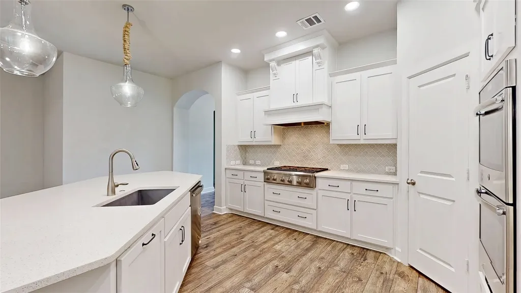 4502 Sapphire Falls Way Arlington TX 76005