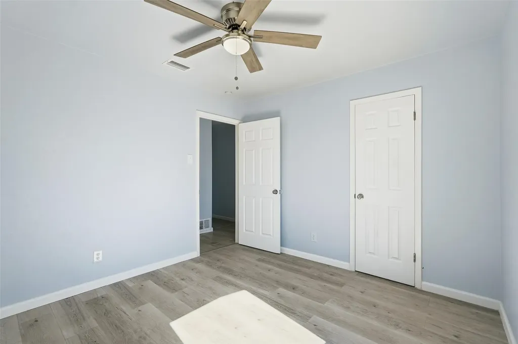 1813 Crockett Street Garland TX 75042