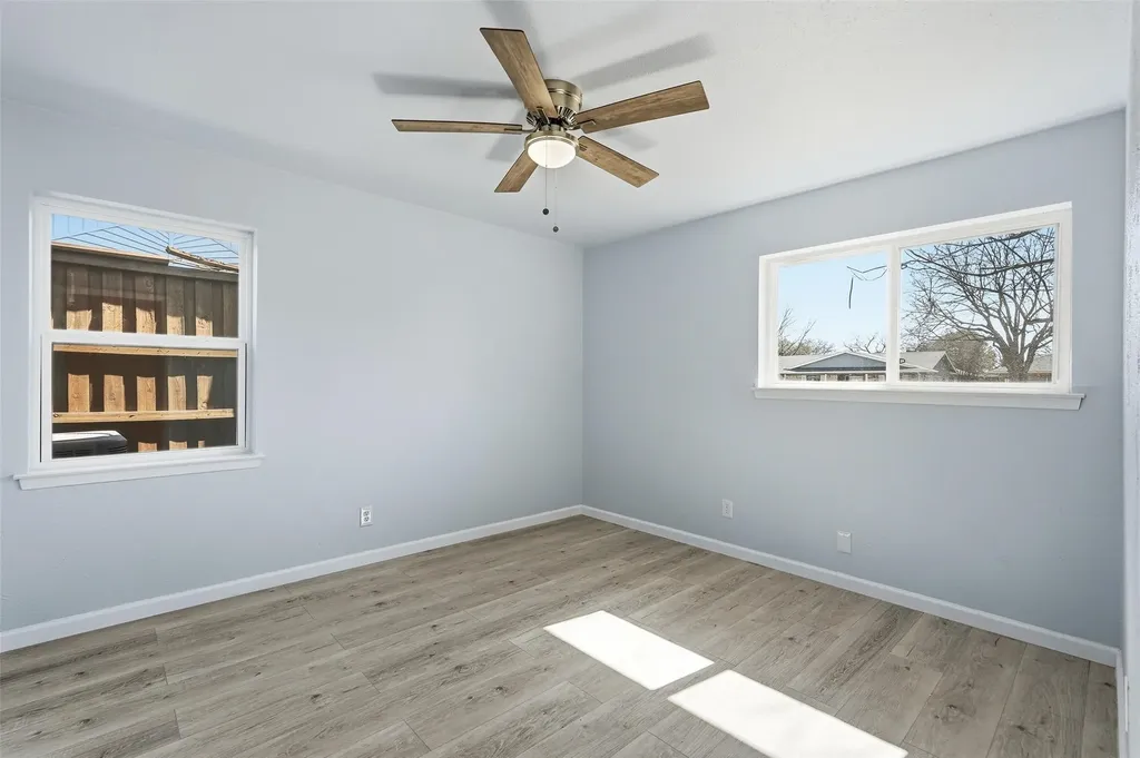 1813 Crockett Street Garland TX 75042