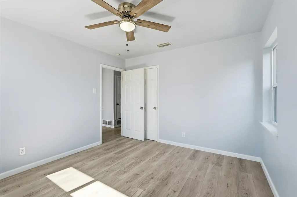 1813 Crockett Street Garland TX 75042