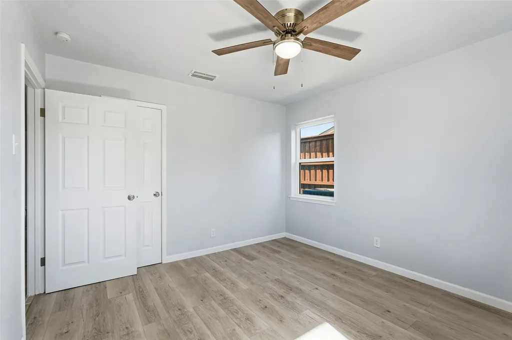 1813 Crockett Street Garland TX 75042