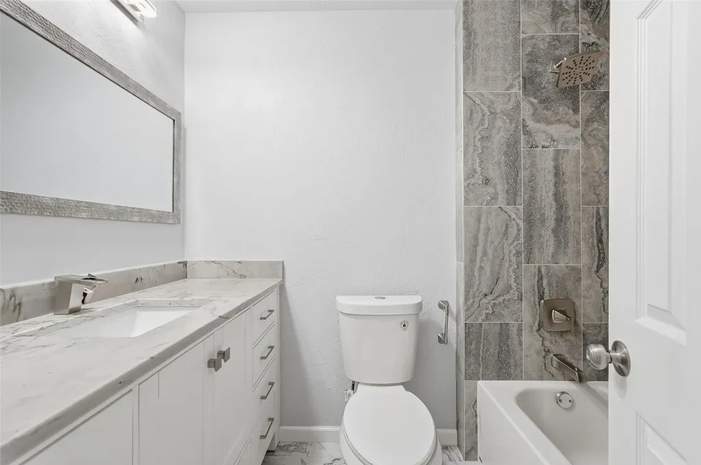 1813 Crockett Street Garland TX 75042