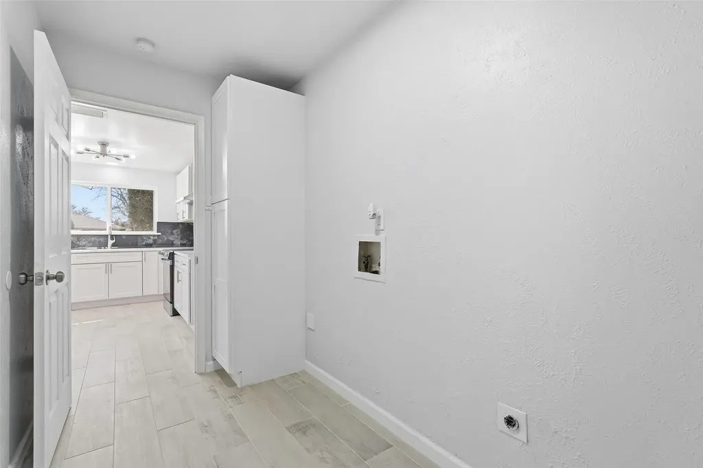 1813 Crockett Street Garland TX 75042