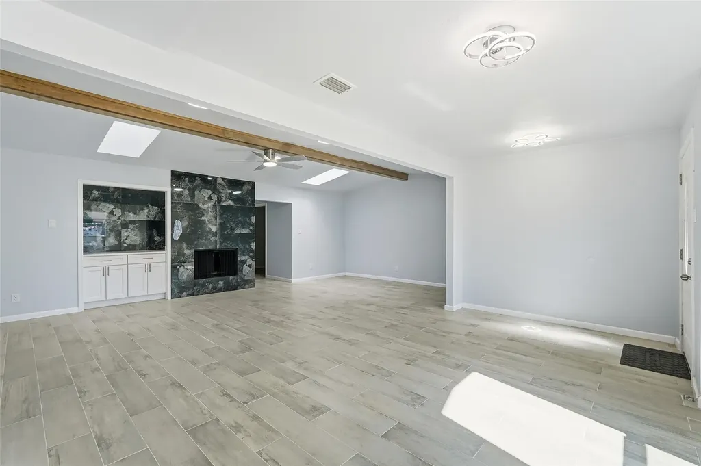 1813 Crockett Street Garland TX 75042