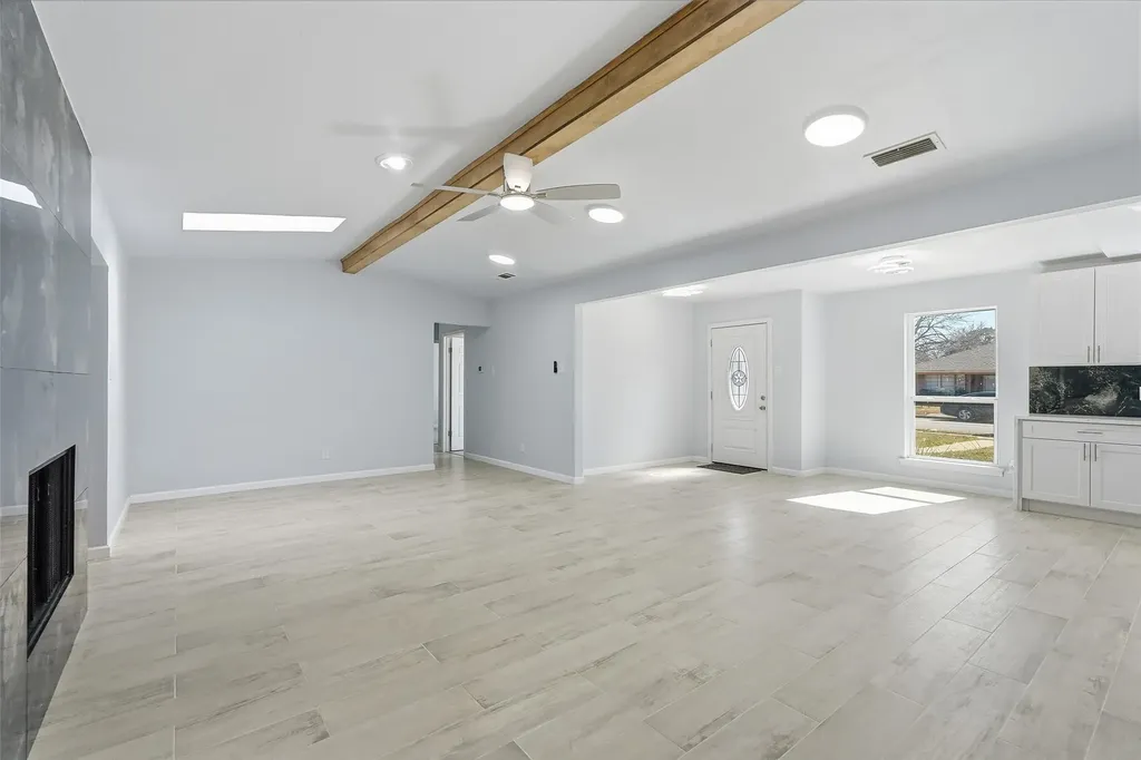 1813 Crockett Street Garland TX 75042