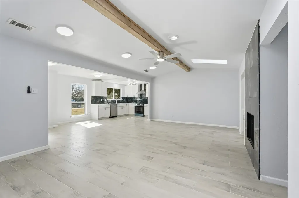 1813 Crockett Street Garland TX 75042