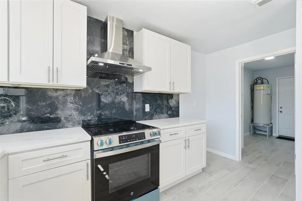 1813 Crockett Street Garland TX 75042