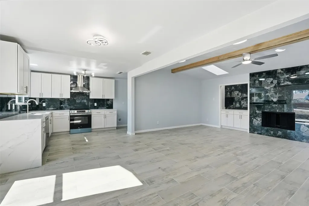 1813 Crockett Street Garland TX 75042