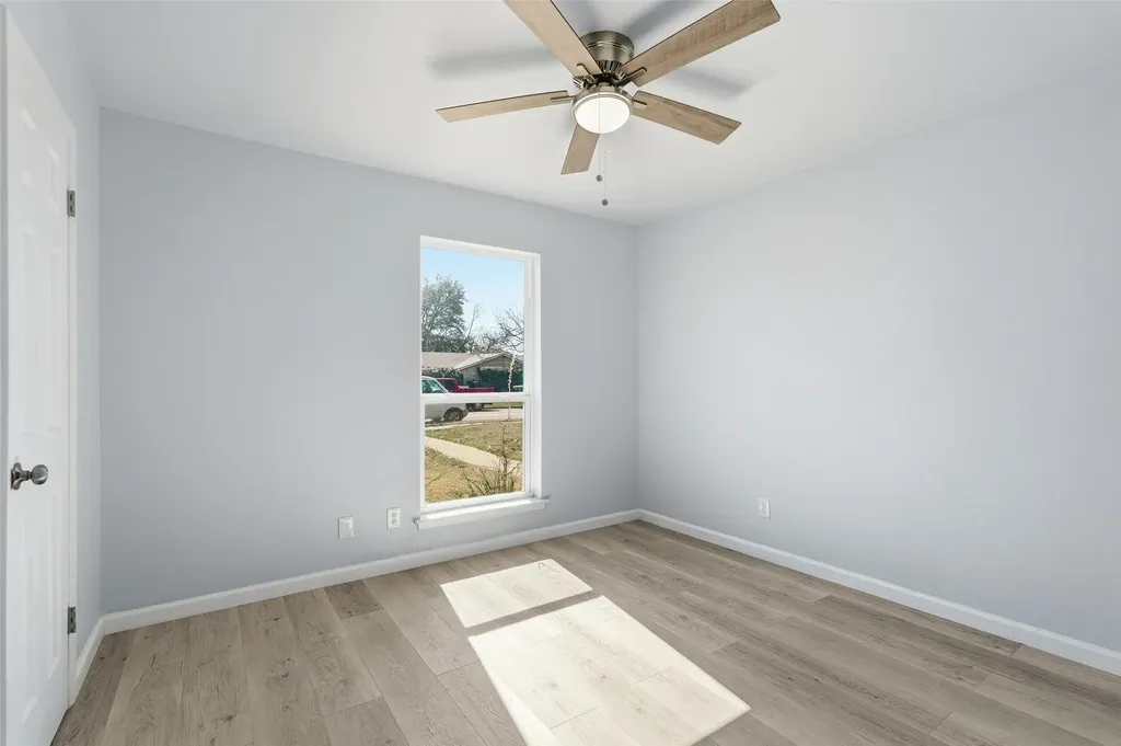 1813 Crockett Street Garland TX 75042