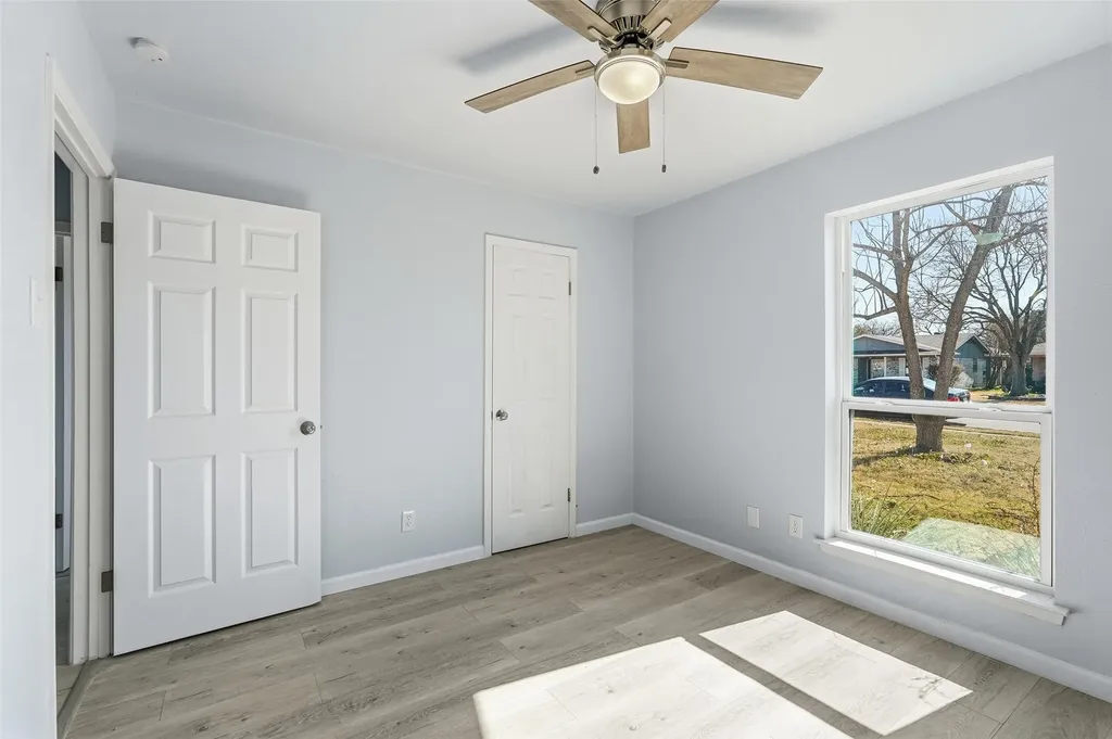 1813 Crockett Street Garland TX 75042